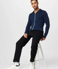 Blend Vesten Gebreid Vest Heren Navy -Aanbiedingen Koud Stijl Winkel 21a5049e1301d25c16c2ca43eecd3a0c scaled