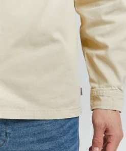 Blend Tussenjassen Regular Fit Tussenjas Heren Crème -Aanbiedingen Koud Stijl Winkel 9a9803cef2fea11e4bffd7fd4c926981 scaled