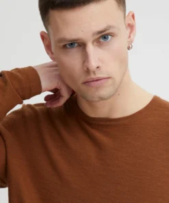 Blend Crewneck Truien Trui Heren Bruin -Aanbiedingen Koud Stijl Winkel a61a219a3b92caa64b154d078c58038f scaled